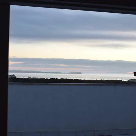 Pensión Sea View House *
